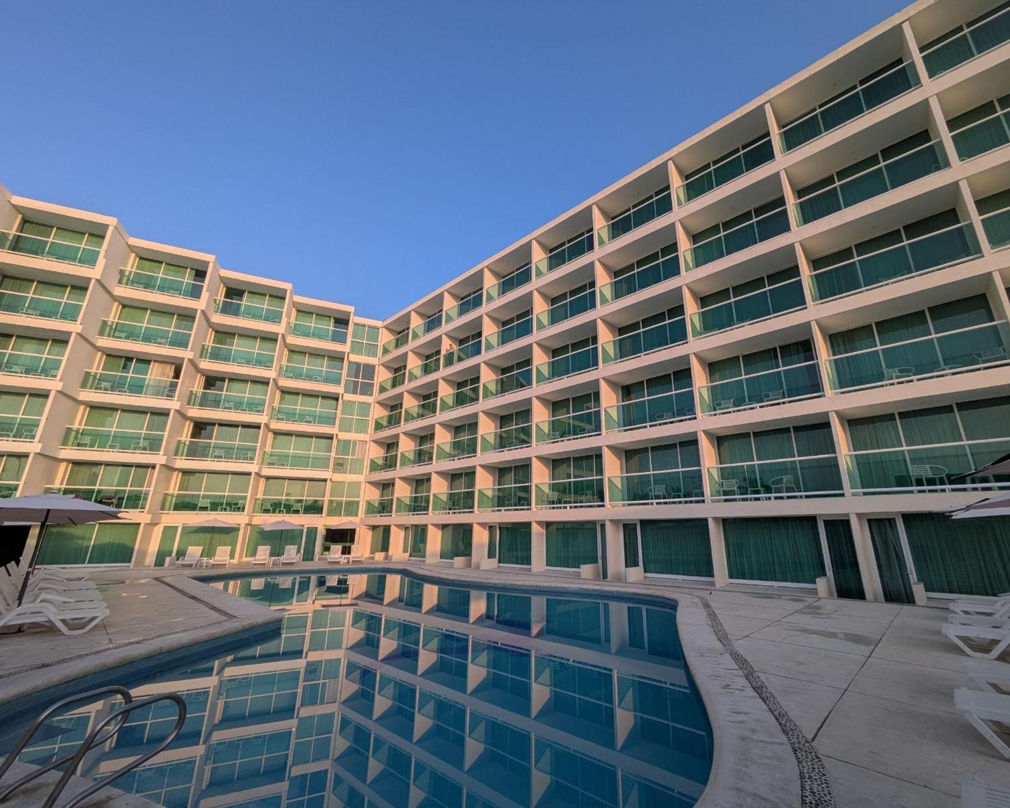 We Hotel Acapulco Esterno foto